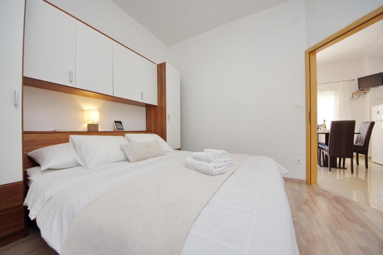 Apartmani Emili Sukošan Buitenkant foto