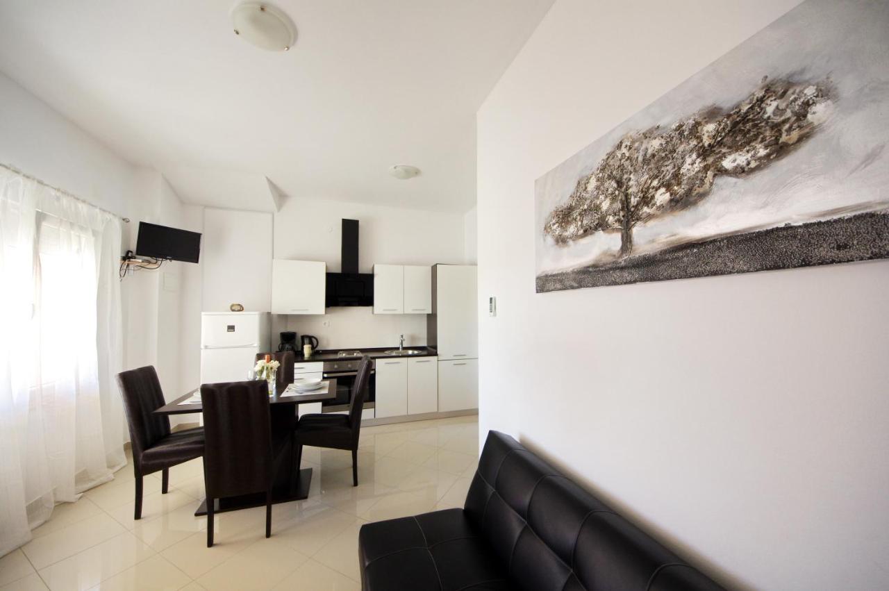 Apartmani Emili Sukošan Buitenkant foto