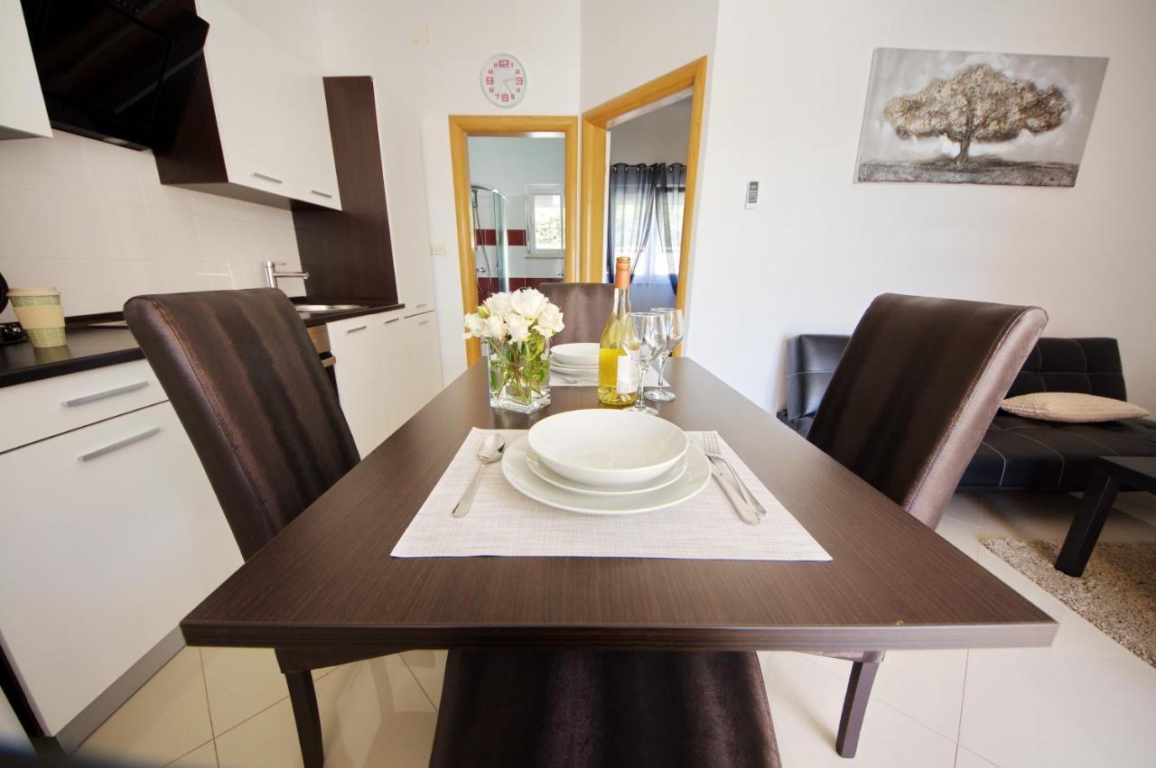 Apartmani Emili Sukošan Buitenkant foto