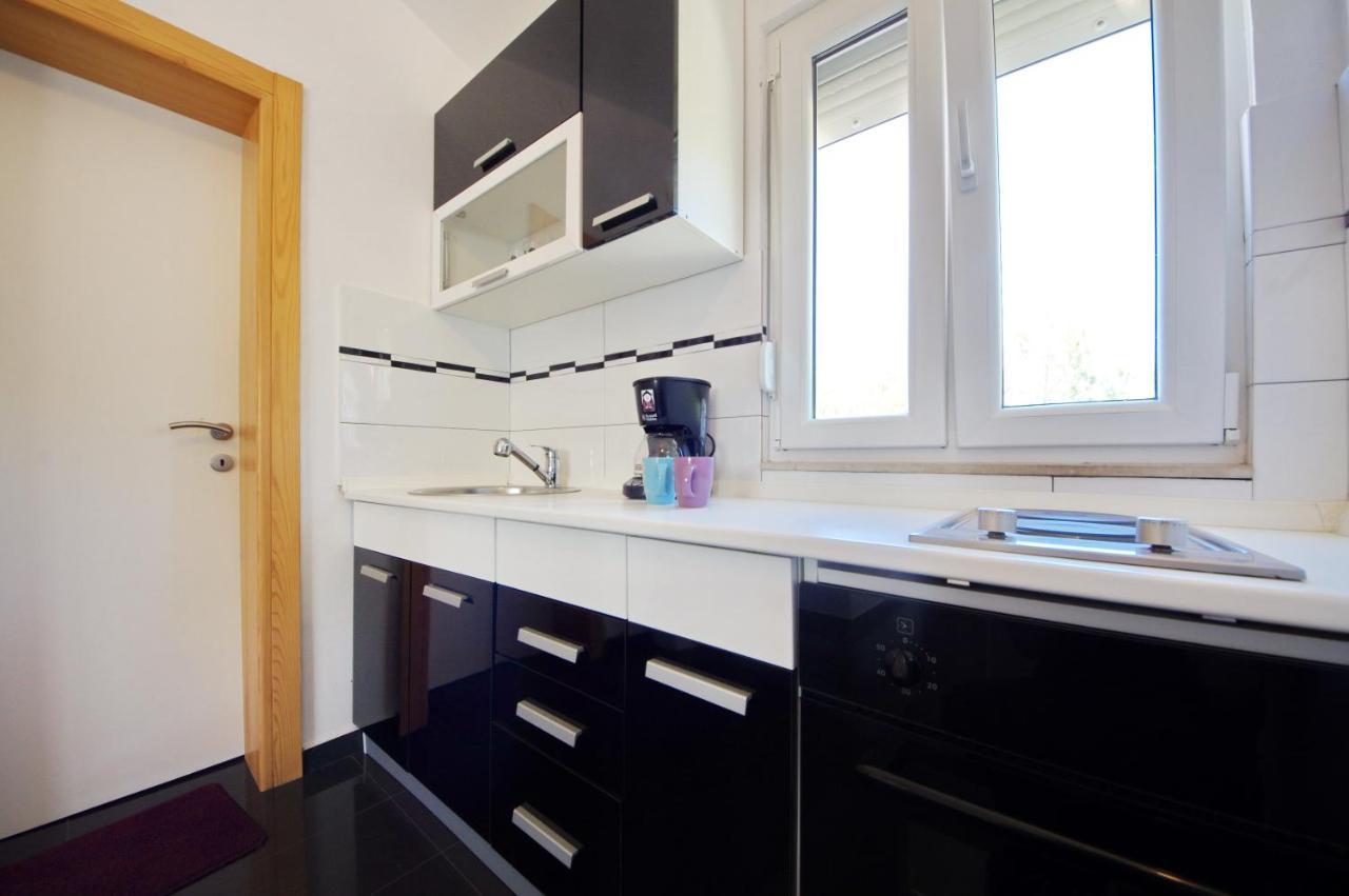 Apartmani Emili Sukošan Buitenkant foto