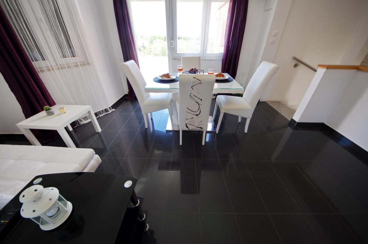 Apartmani Emili Sukošan Buitenkant foto