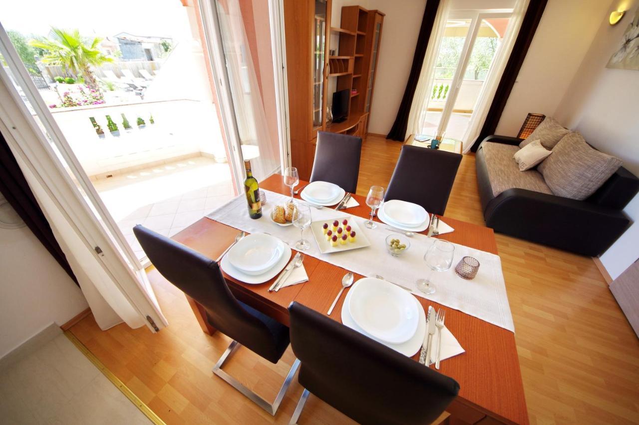 Apartmani Emili Sukošan Buitenkant foto